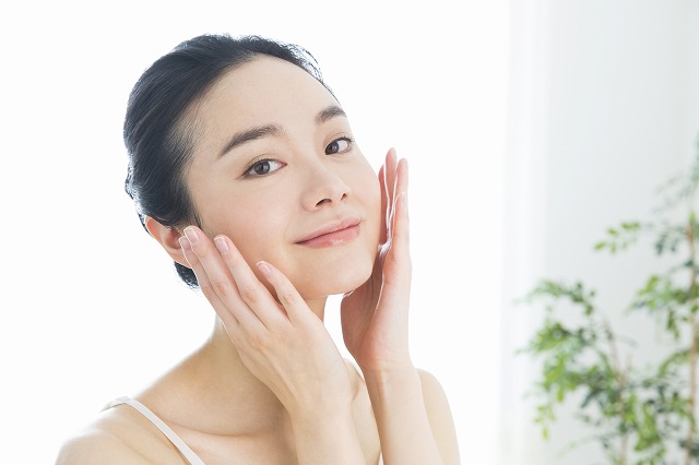 肌のシミ、シワ、たるみの改善